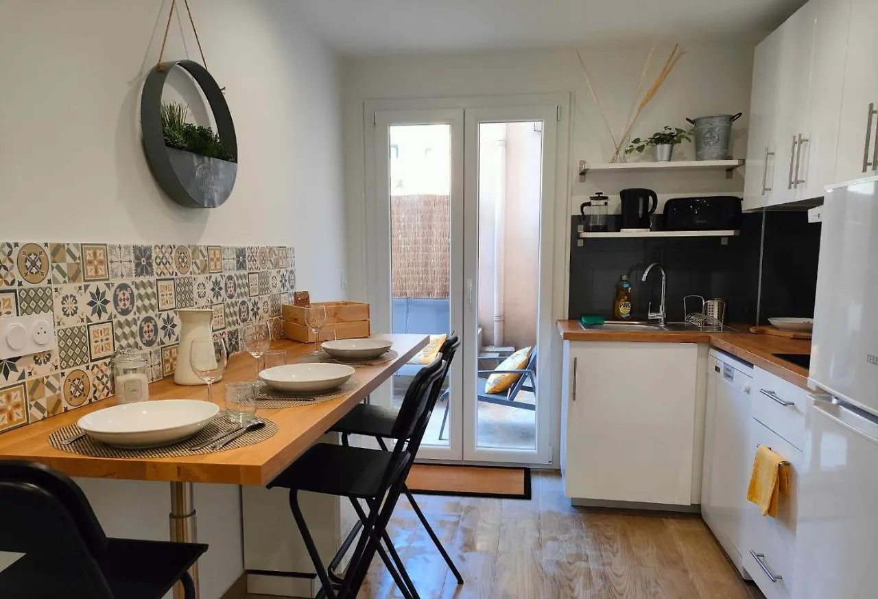 Antibes Centre, 3 Chambres, 2 Salles De Bain, Clim, Terrasse, Wifi