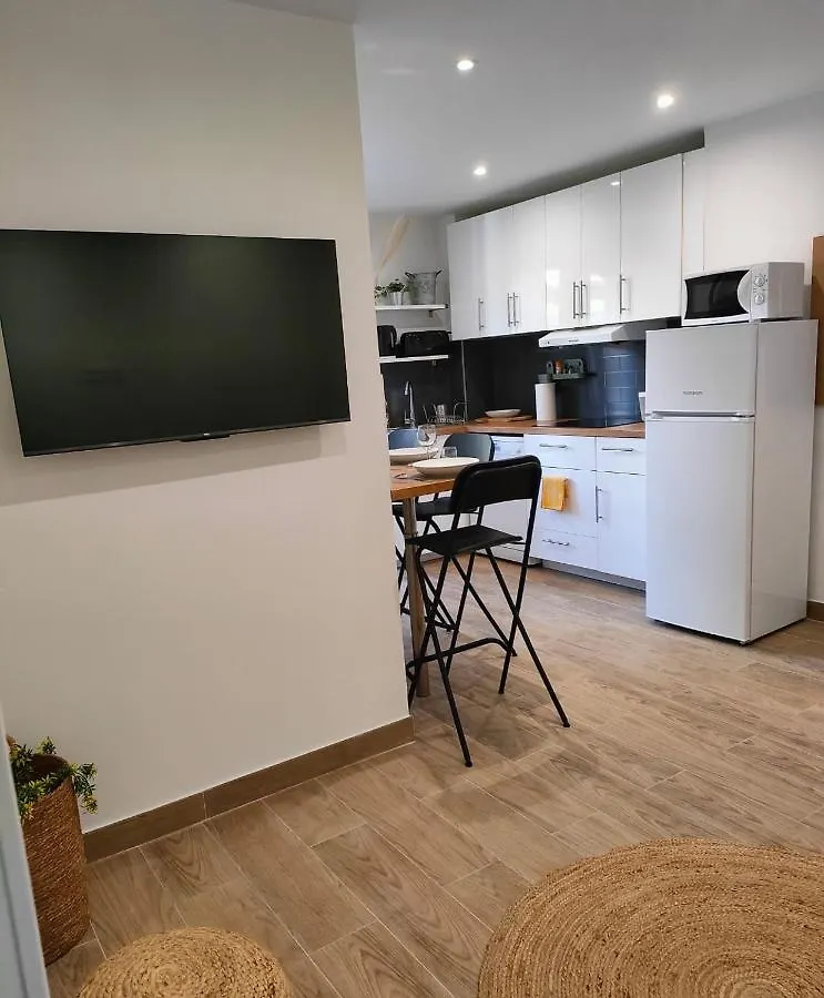 Antibes Centre, 3 Chambres, 2 Salles De Bain, Clim, Terrasse, Wifi 0*,