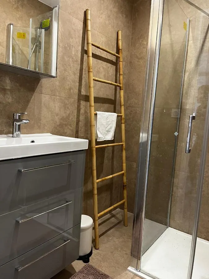 Antibes Centre, 3 Chambres, 2 Salles De Bain, Clim, Terrasse, Wifi 0*,