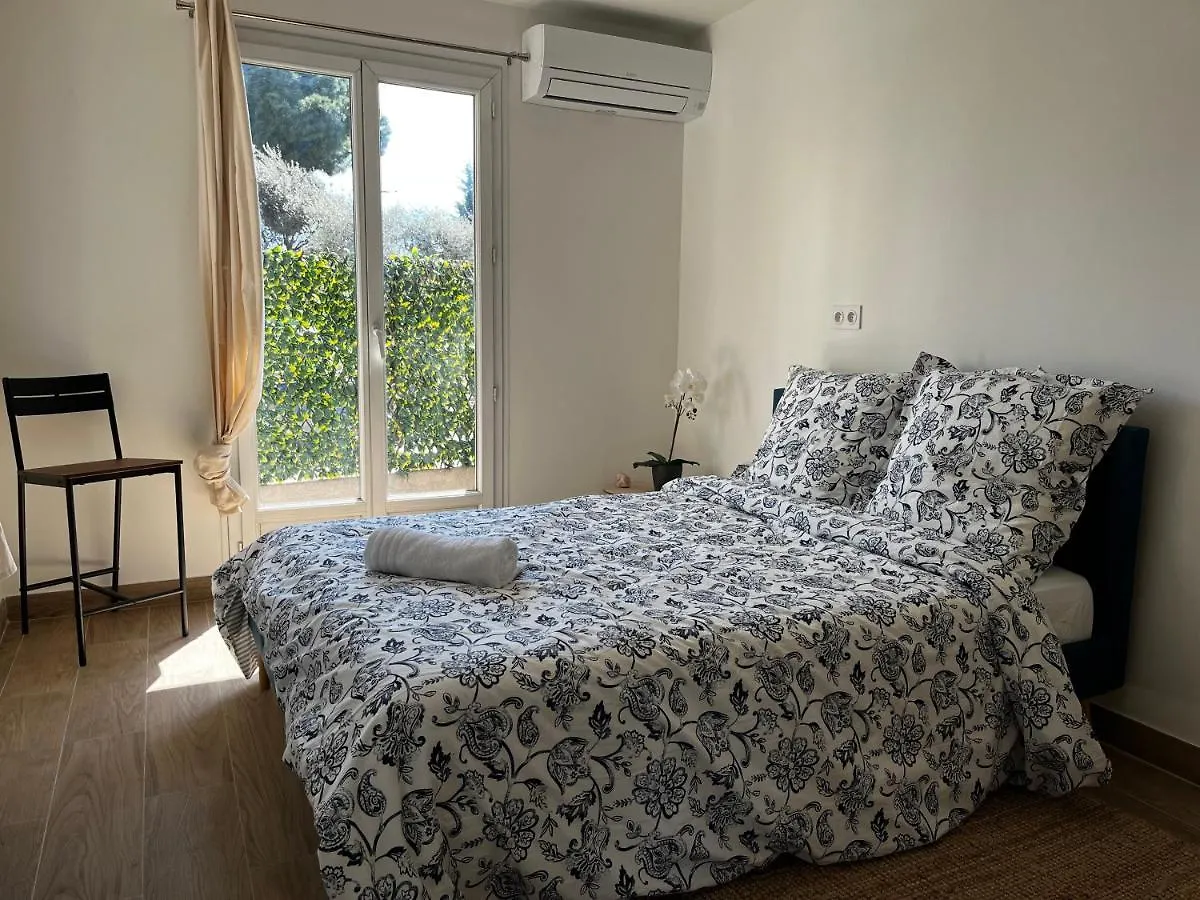 Antibes Centre, 3 Chambres, 2 Salles De Bain, Clim, Terrasse, Wifi 0*,  France